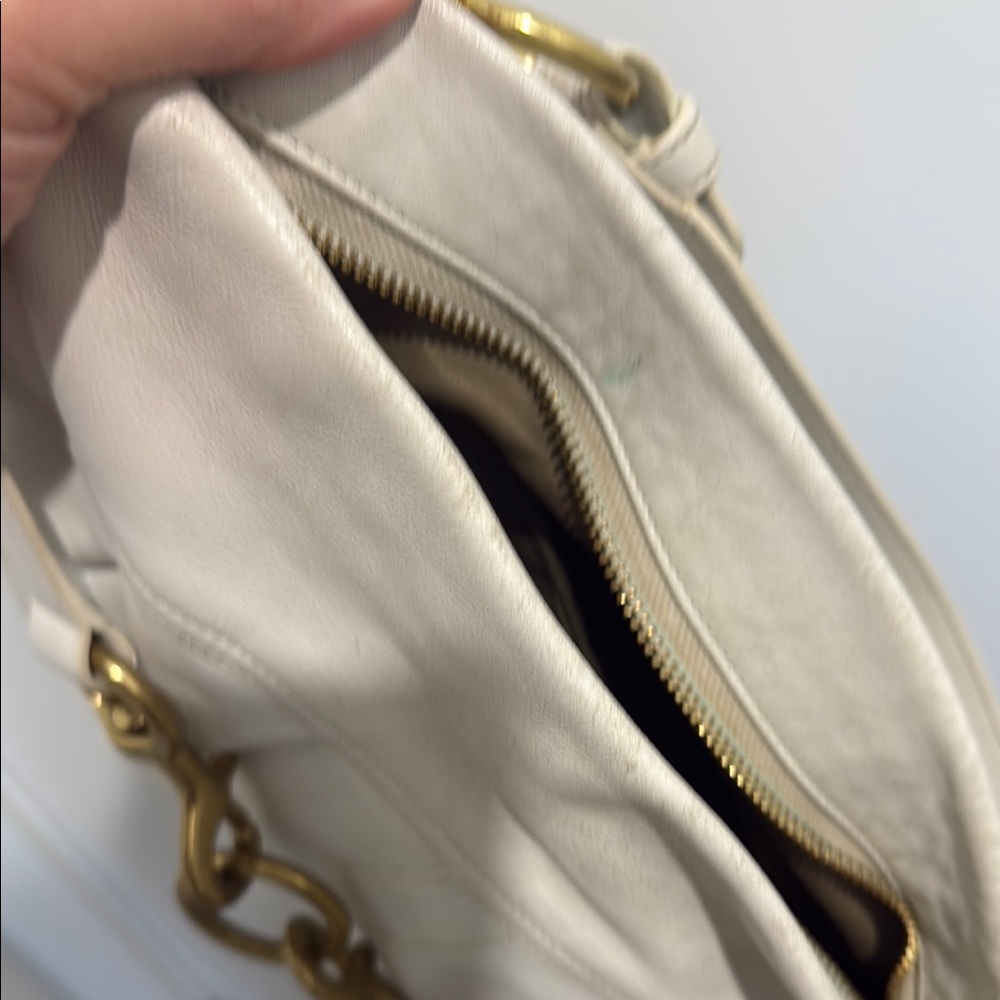 Coach white hampton’s hobo purse - Picture 8 of 11